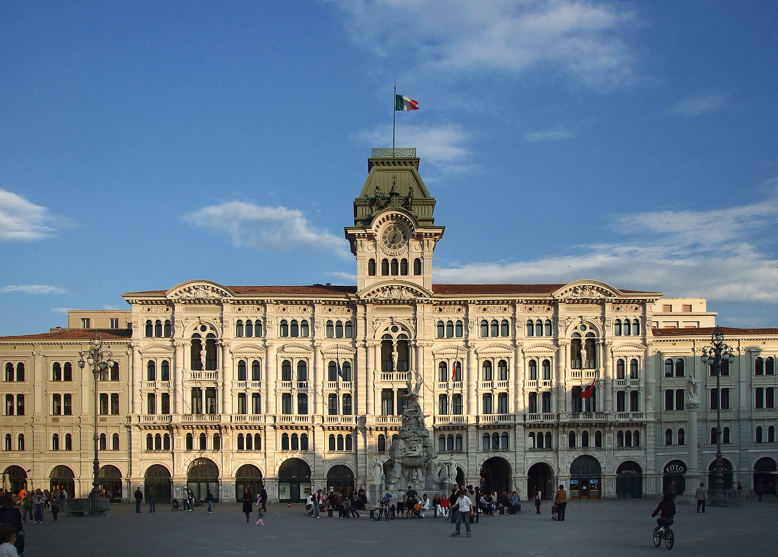 CENTRI CIVICI TRIESTE, UIL-FP: COMUNE IGNORA RICHIESTE, SCIOPERO 26 AGOSTO
